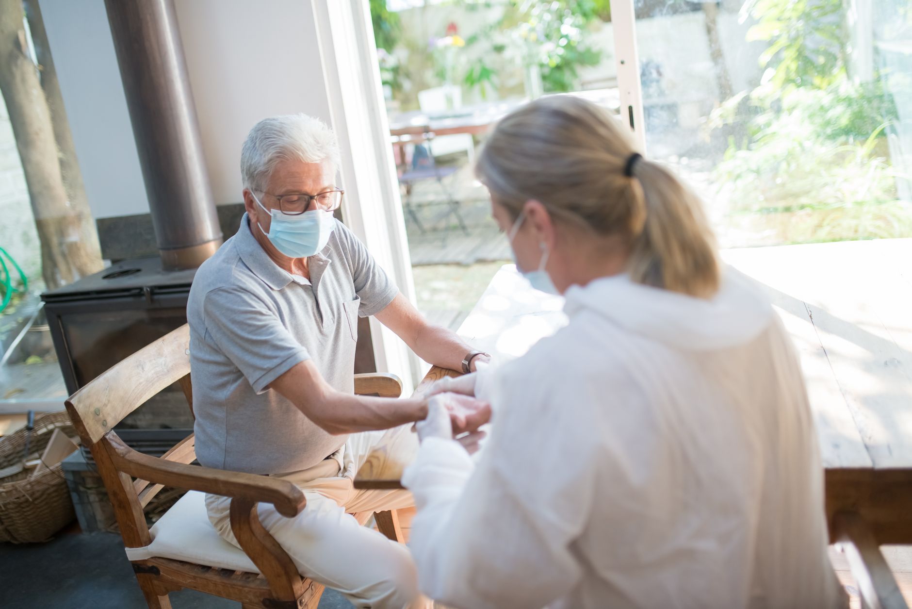 Infirmière à domicile équipe à Cannes